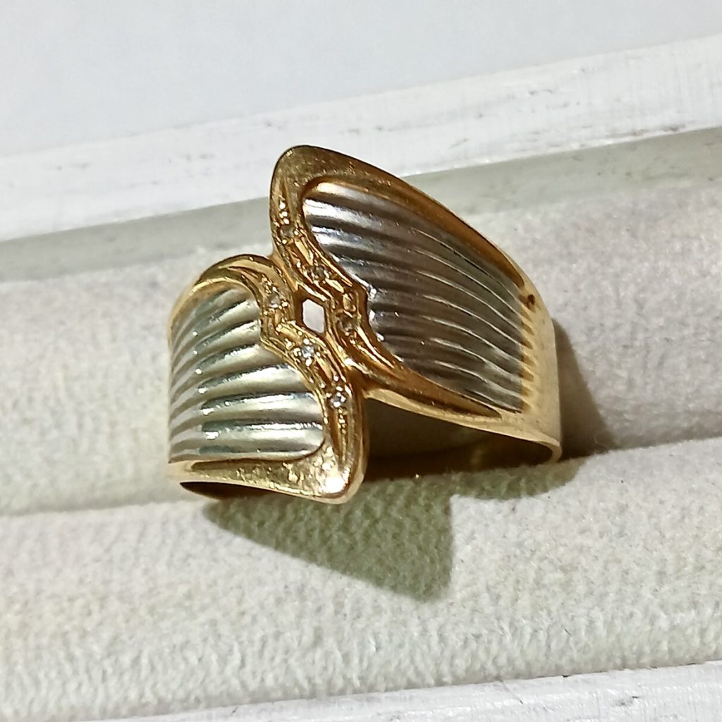 【K18Pt900コンビリング】18金・プラチナ900・貴金属・アクセサリー